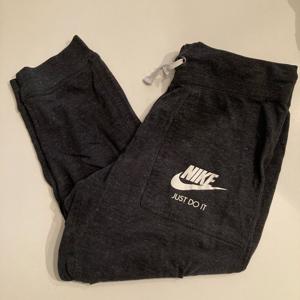 Nike Cropped Joggers Small